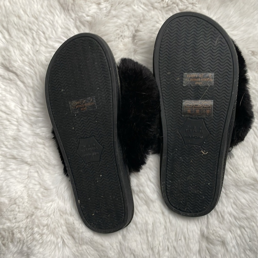 slippers - Picture 2 of 2